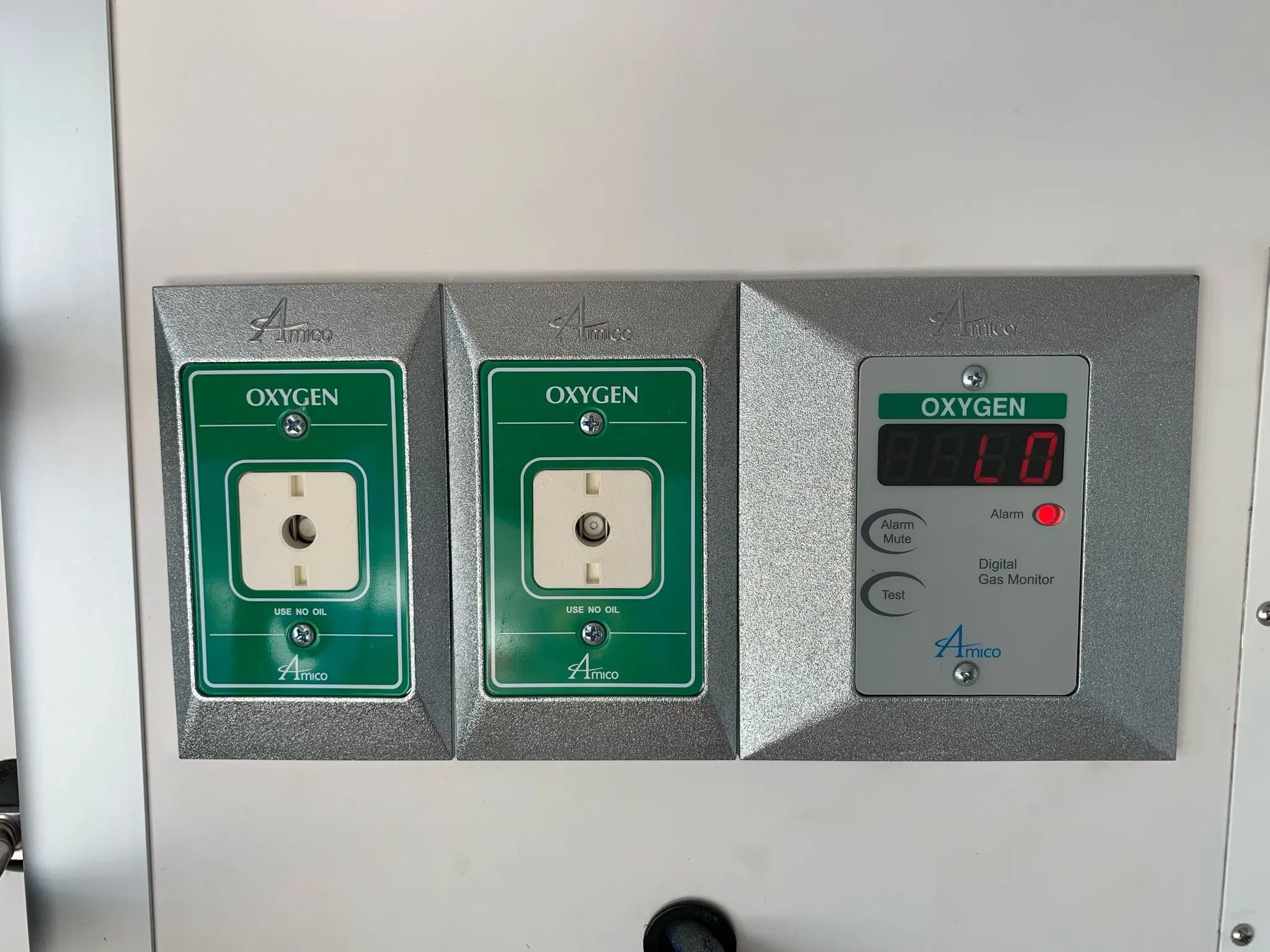 Used 2014 Chevrolet Express 4500 w/ Ambulance Package image 62