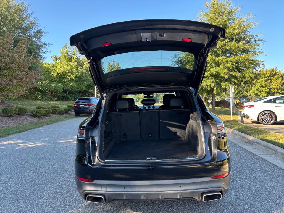 Used 2020 Porsche Cayenne image 14