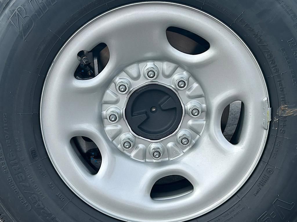 New 2025 Chevrolet Express 3500 Extended w/ Driver Convenience Package RWD image 26