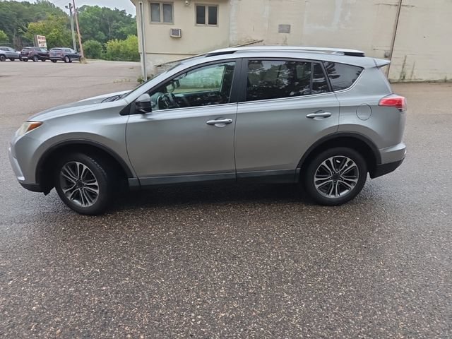 Used 2016 Toyota RAV4 LE AWD/4WD image 4