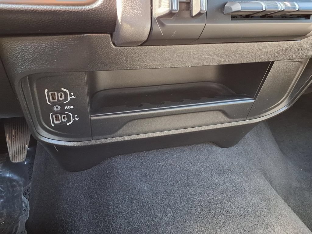 Used 2024 RAM 2500 Big Horn AWD/4WD image 10