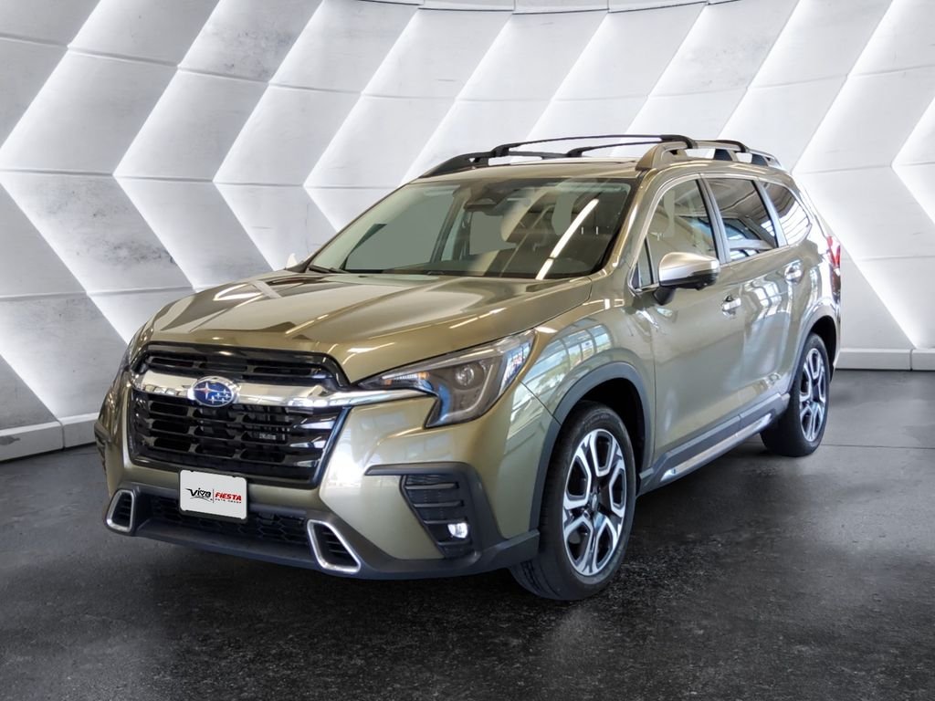 Used 2023 Subaru Ascent Touring AWD/4WD image 3