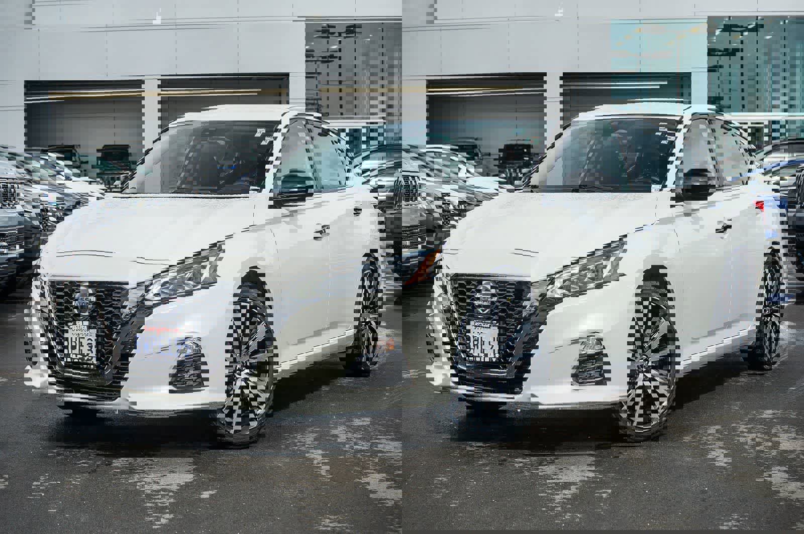 Used 2021 Nissan Altima 2.5 SR image 1