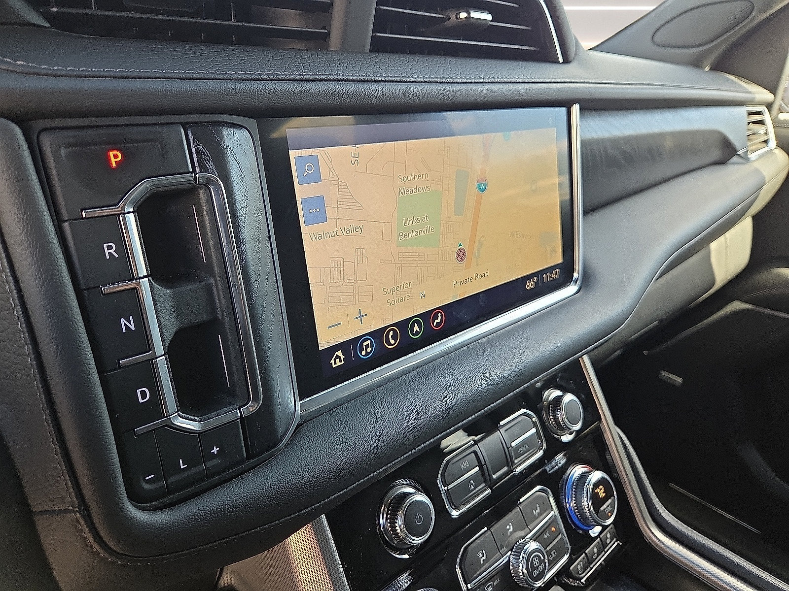 Certified 2021 GMC Yukon Denali w/ Denali Premium Package AWD/4WD image 7