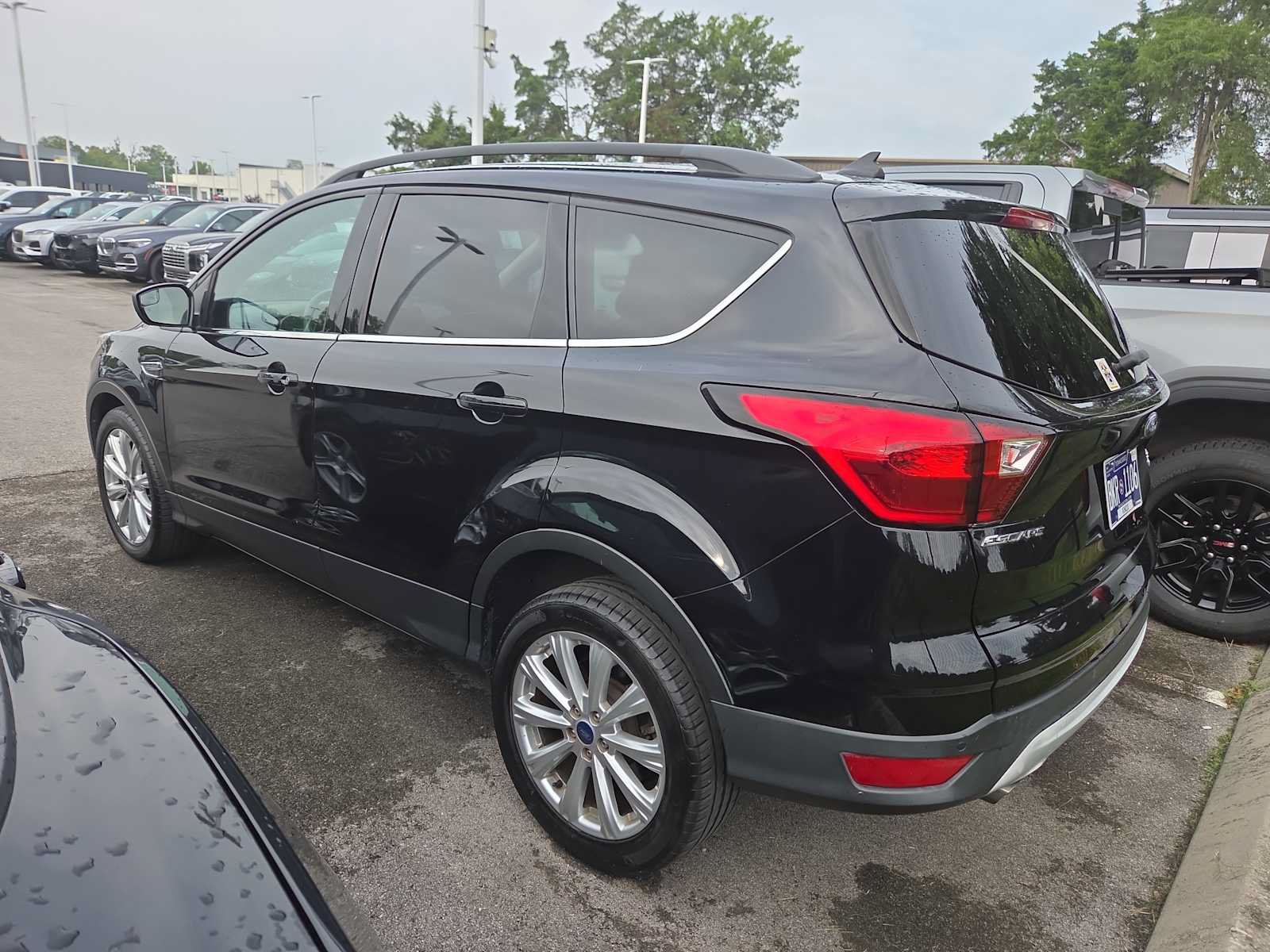 Used 2019 Ford Escape SEL FWD image 2