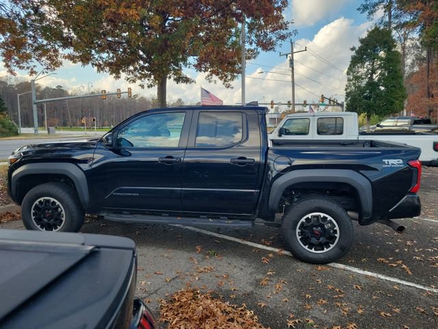 Used 2024 Toyota Tacoma TRD Off-Road image 7