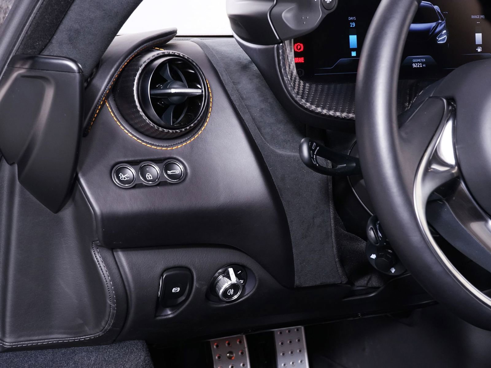 Used 2024 McLaren 750S image 14