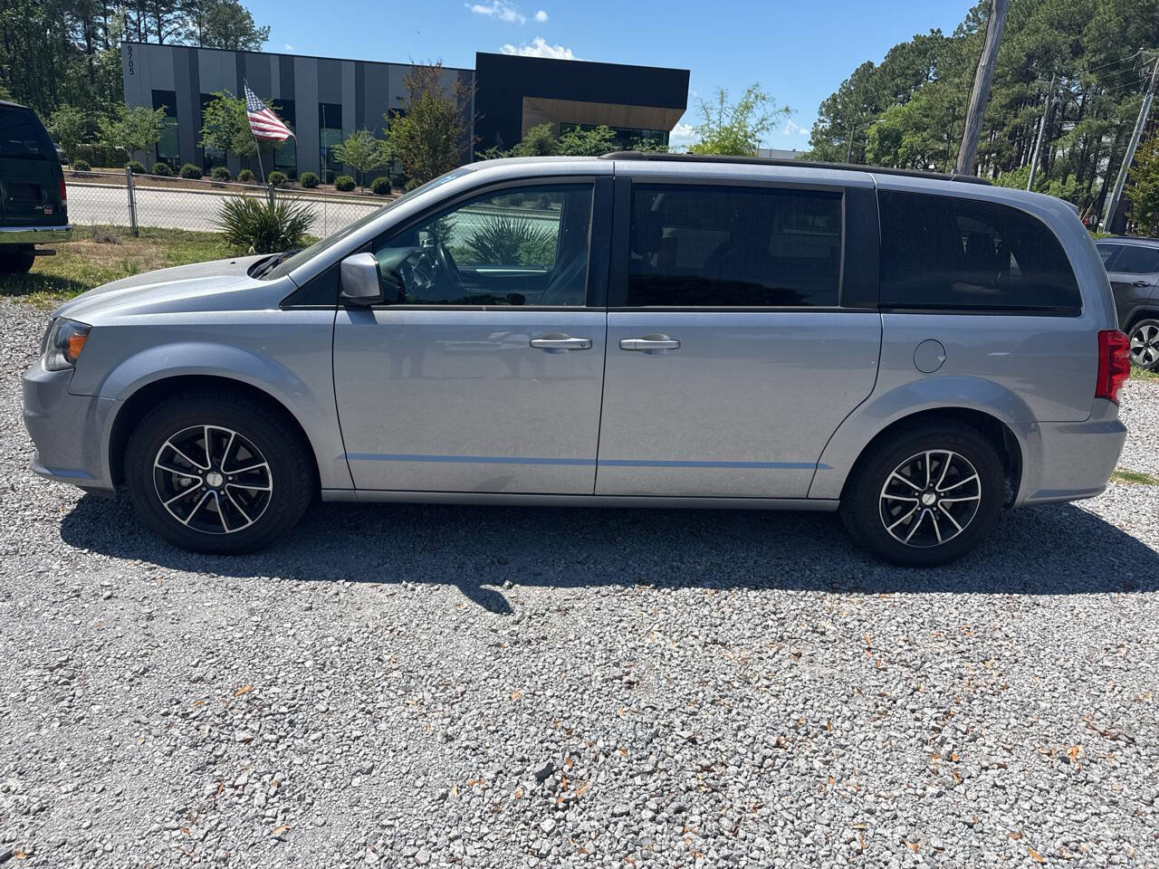 Used 2018 Dodge Grand Caravan GT FWD image 4