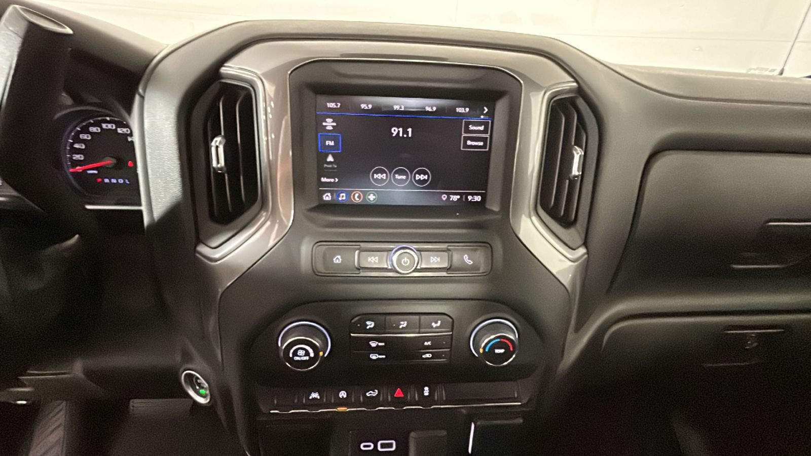 Used 2024 Chevrolet Silverado 1500 Custom AWD/4WD image 25