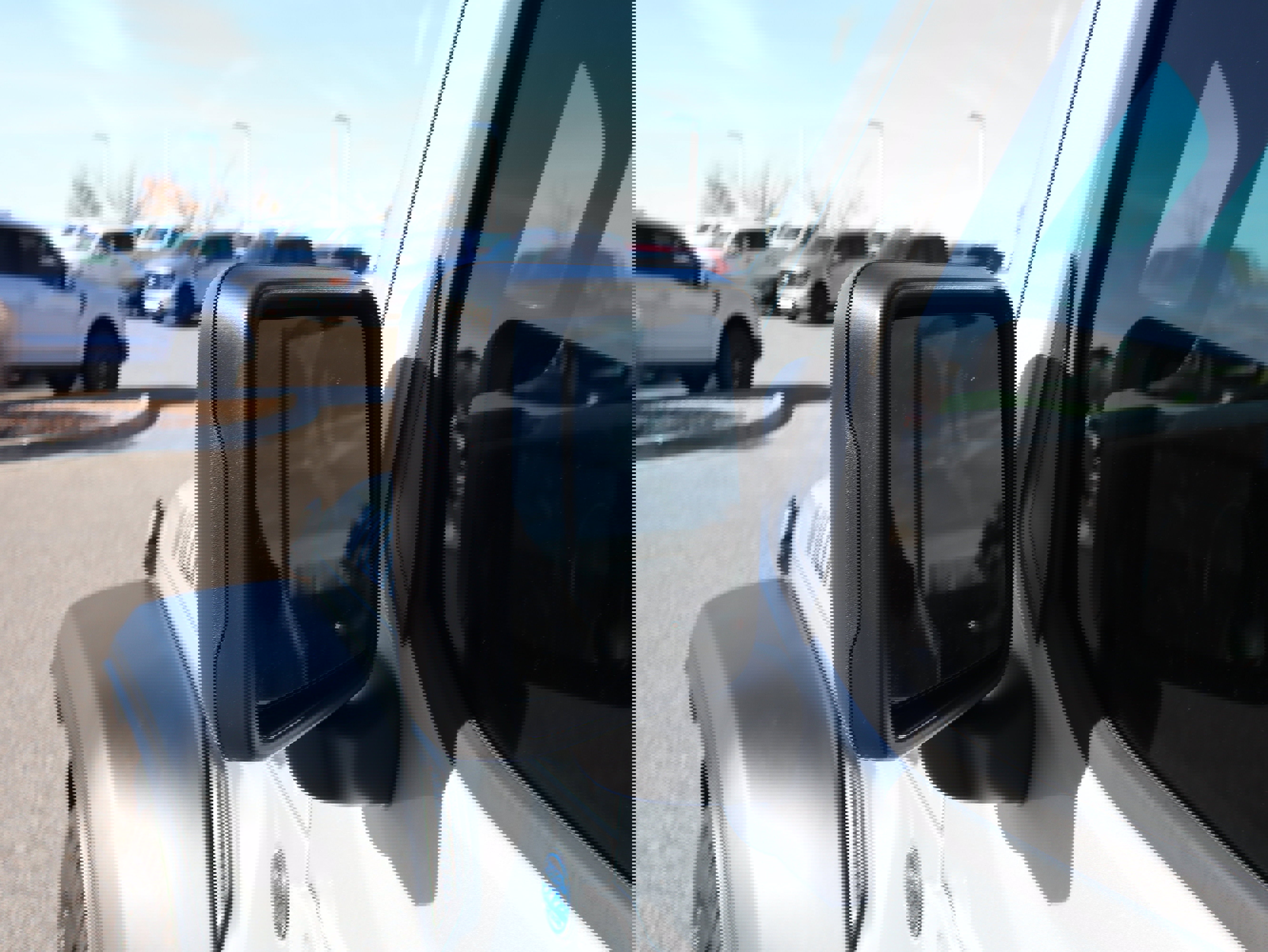 Used 2023 Jeep Wrangler Unlimited w/ Sun & Screen Package image 17