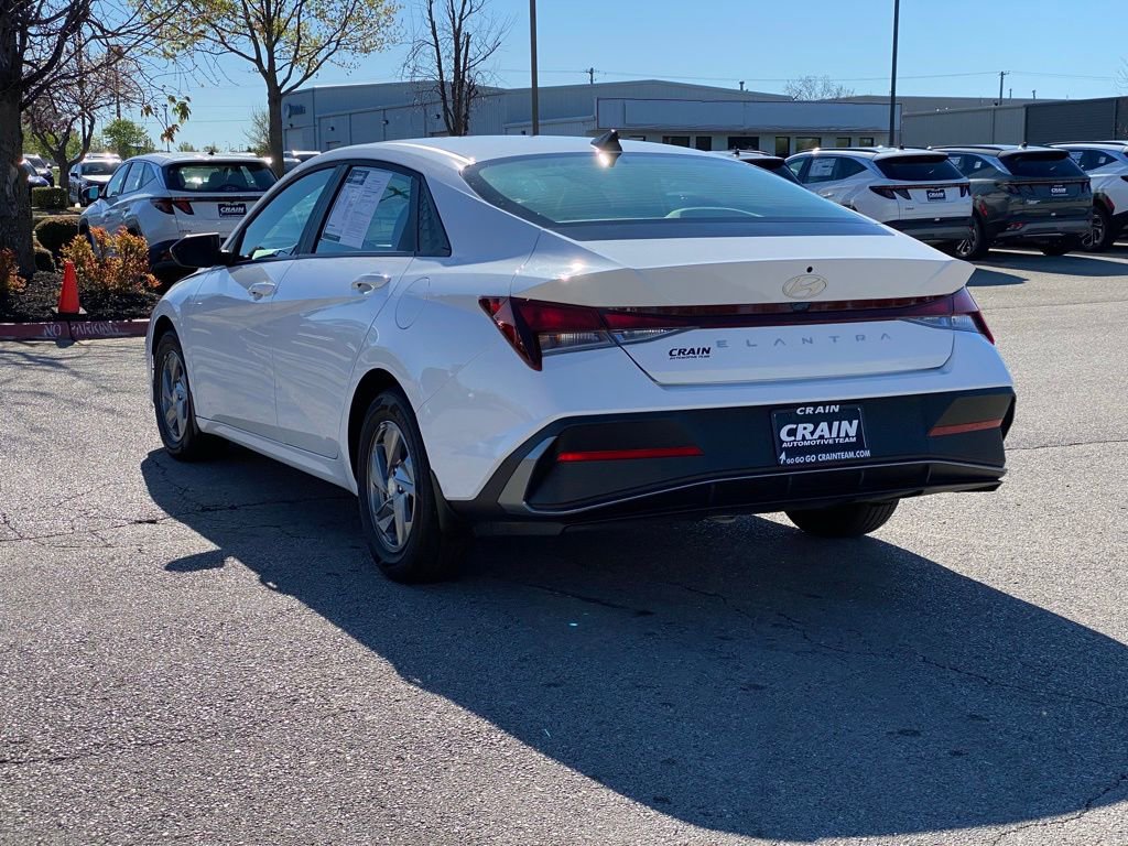 Certified 2024 Hyundai Elantra SE image 5