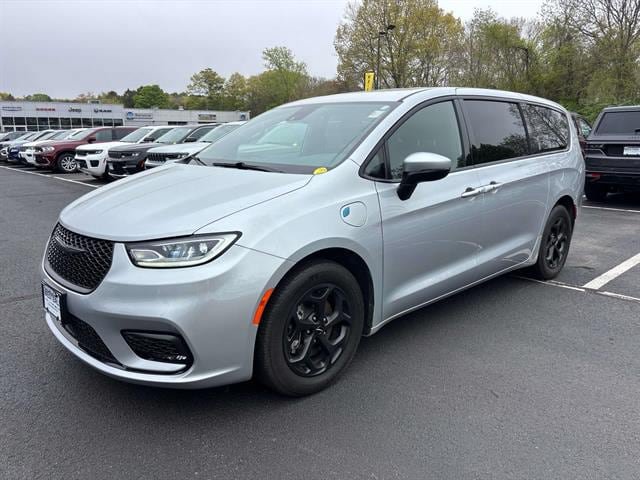 Used 2023 Chrysler Pacifica Touring-L w/ S Appearance Package FWD image 7