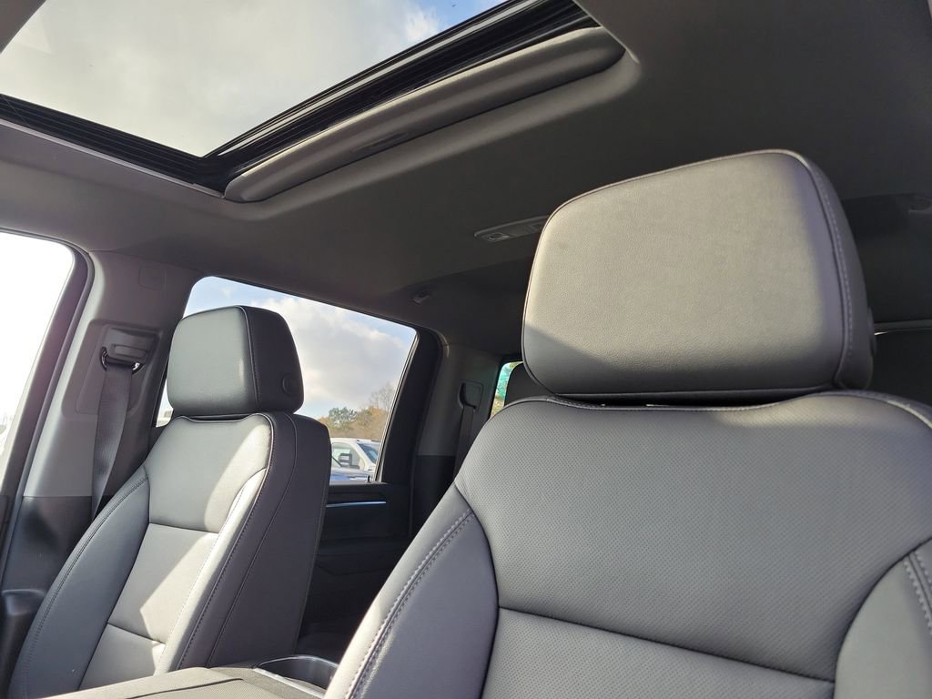 New 2025 GMC Sierra 3500 SLT w/ SLT Premium Package image 23