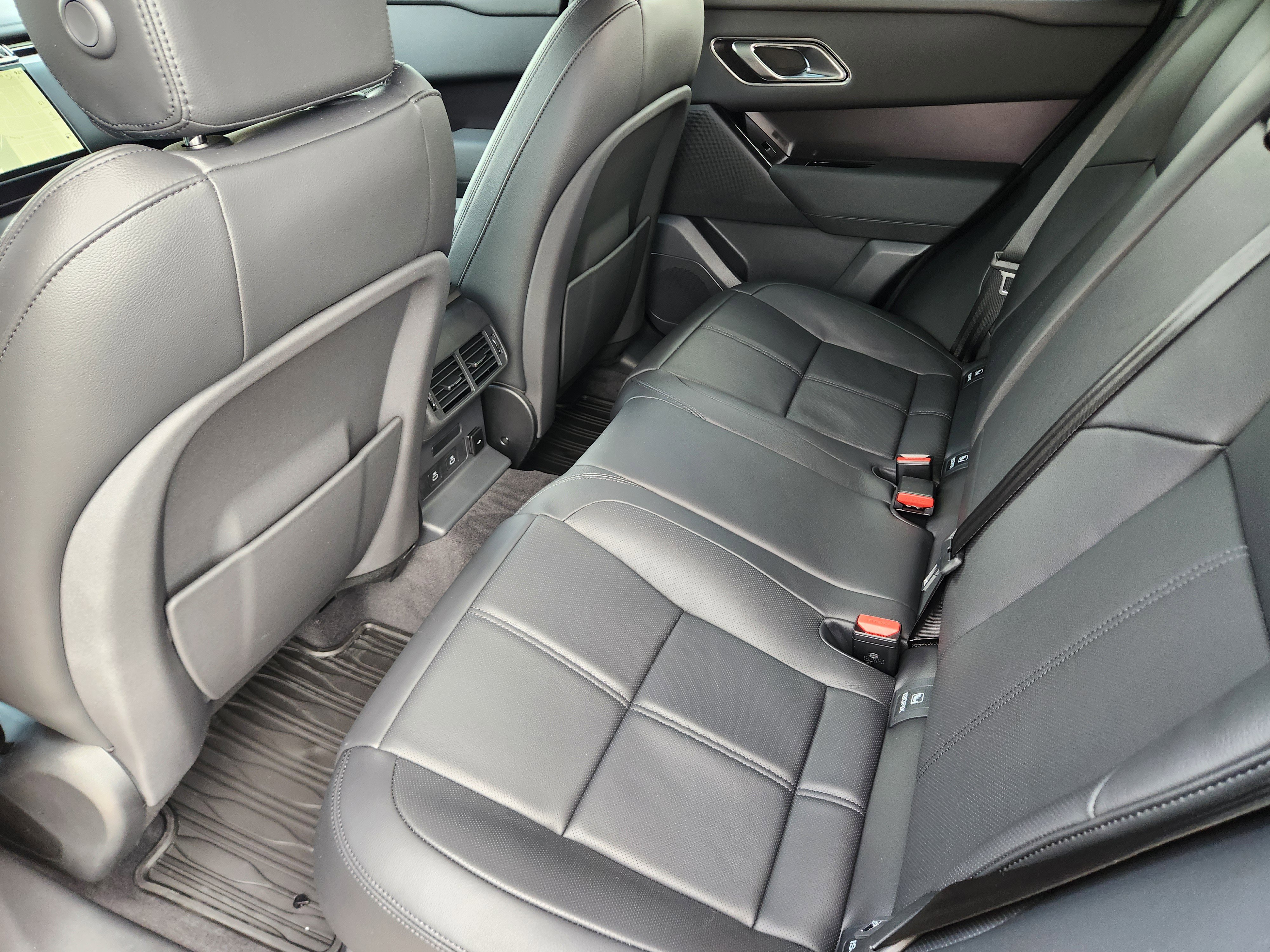 New 2026 Land Rover Range Rover Velar Dynamic SE image 29