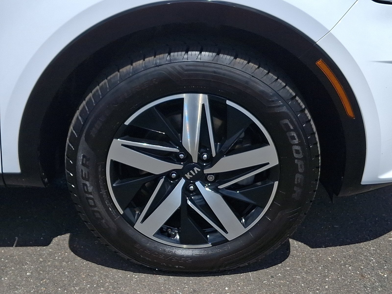 Used 2021 Kia Sorento S w/ Panoramic Sunroof Package FWD image 8