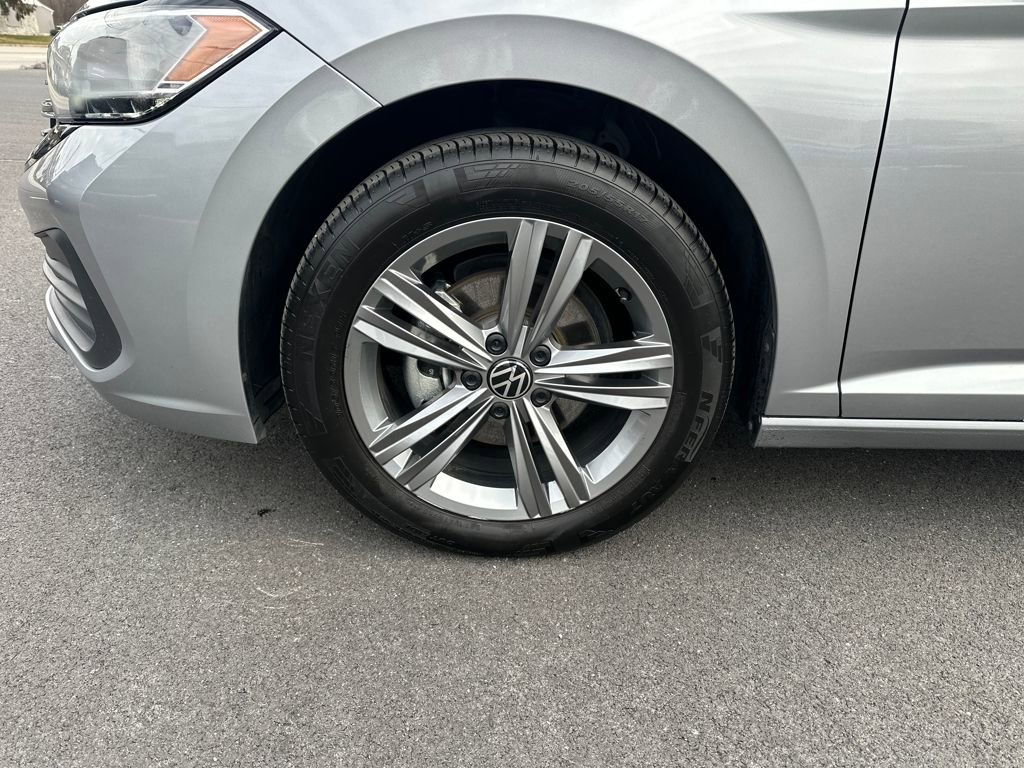 Used 2024 Volkswagen Jetta SE image 14