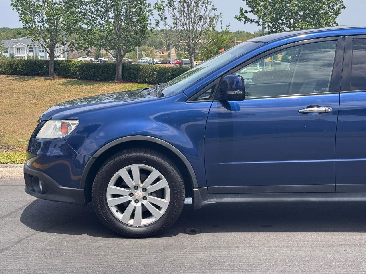 Used 2010 Subaru Tribeca Limited AWD/4WD image 3