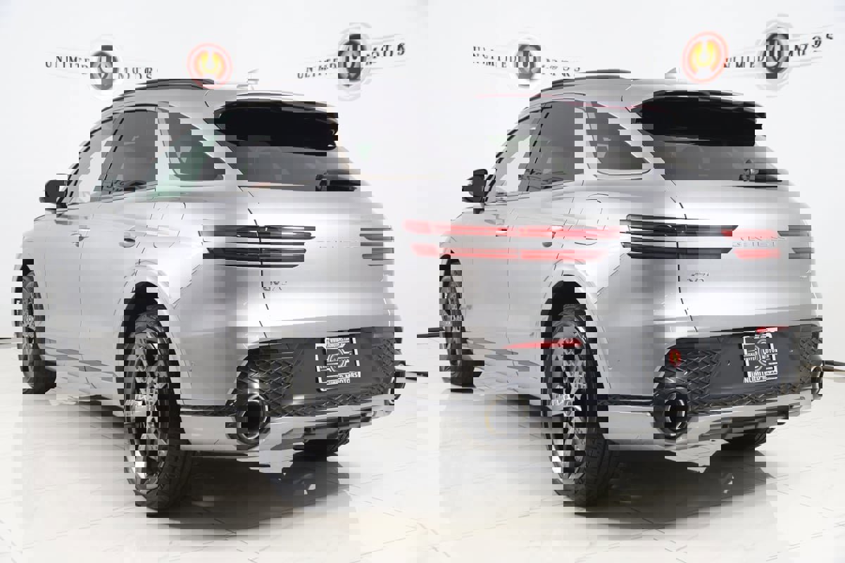 Used 2023 Genesis GV70 2.5T w/ Sport Prestige Package image 4