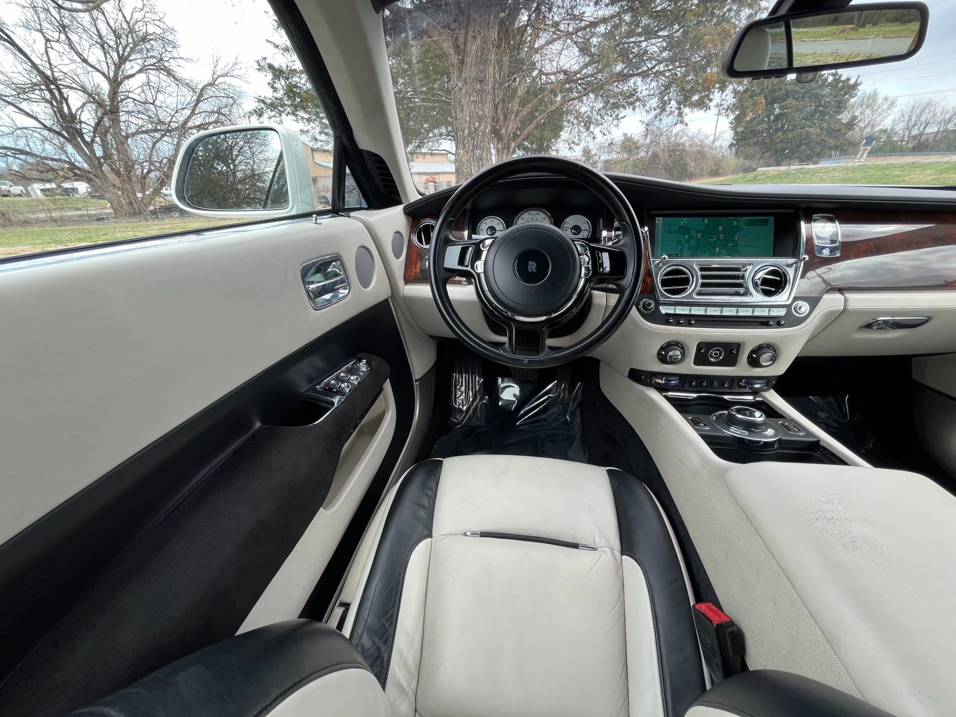 Used 2016 Rolls-Royce Wraith RWD image 29