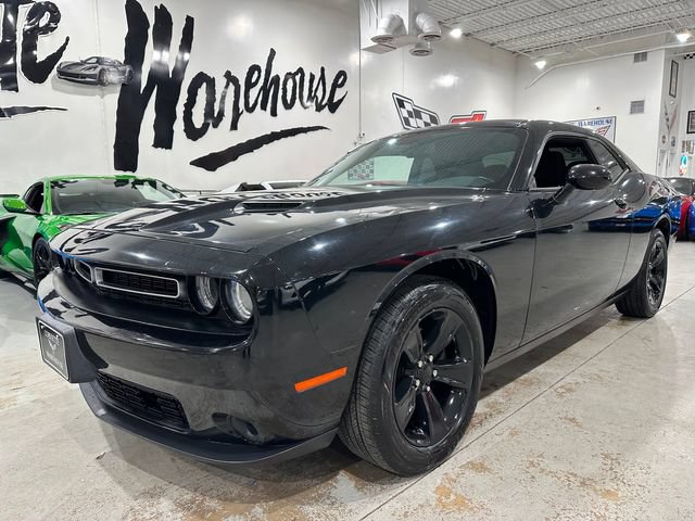Used 2020 Dodge Challenger SXT RWD image 22