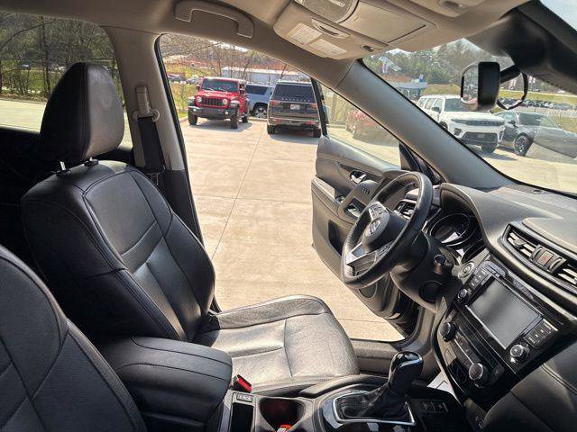 Used 2020 Nissan Rogue SL image 39