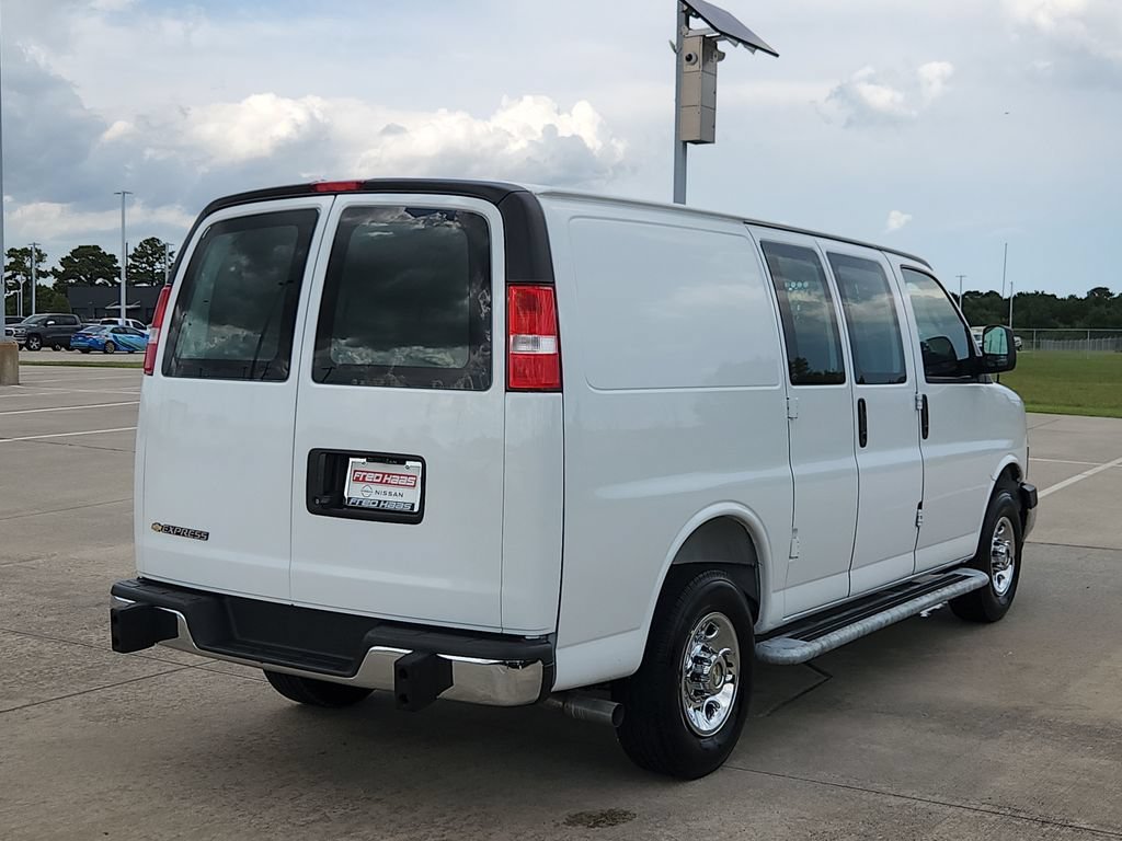 Used 2025 Chevrolet Express 2500 w/ Driver Convenience Package RWD image 5