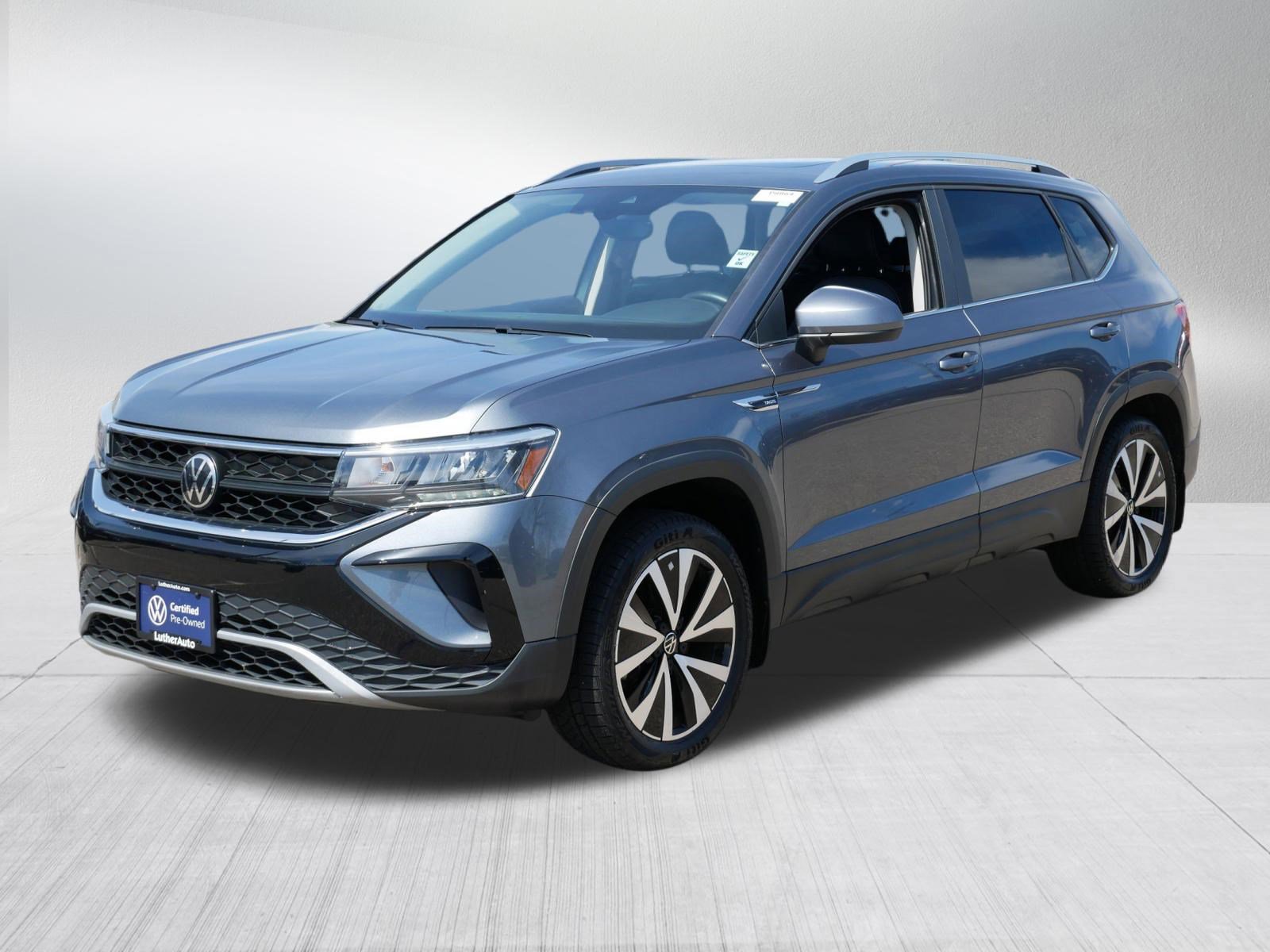 Certified 2022 Volkswagen Taos SE w/ Panoramic Sunroof Package AWD/4WD image 3