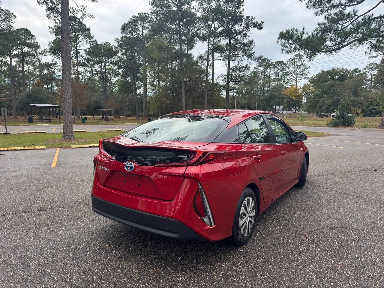 Used 2021 Toyota Prius Prime LE image 5
