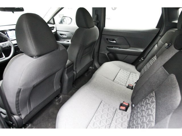 New 2027 Nissan Kicks SV w/ Cold Weather Package FWD image 11