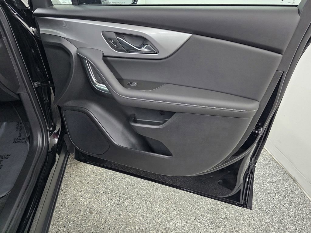 Used 2026 Chevrolet Blazer LT FWD image 22