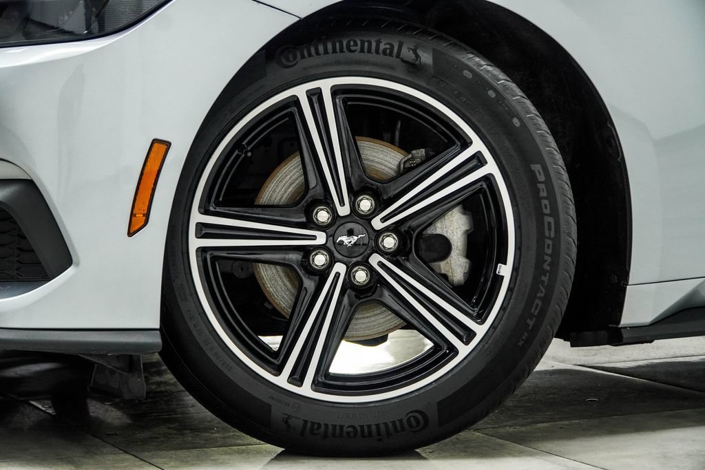 Used 2025 Ford Mustang Premium RWD image 8