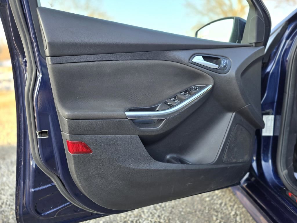 Used 2017 Ford Focus ST image 22