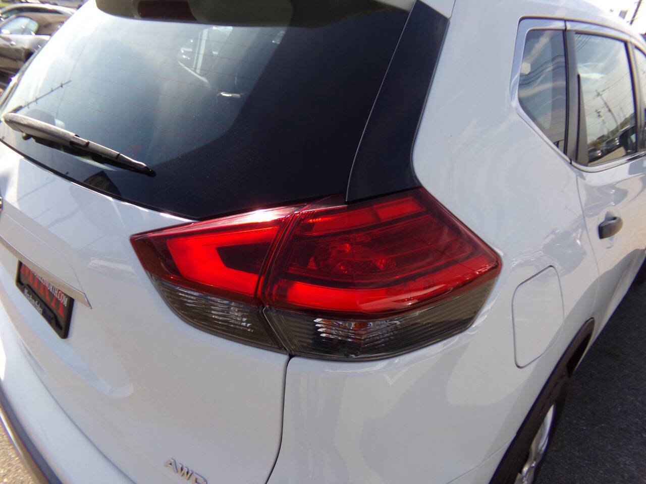 Used 2017 Nissan Rogue S image 13