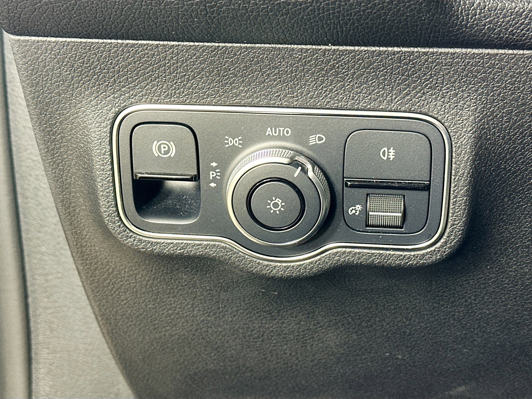 Certified 2023 Mercedes-Benz GLB 250 4MATIC image 10