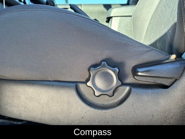 Used 2017 Toyota Tacoma TRD Off-Road image 12