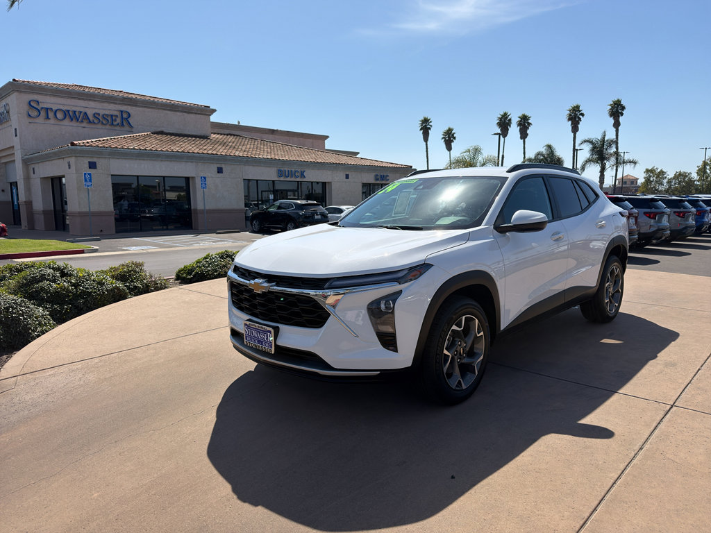 Used 2024 Chevrolet Trax LT image 1