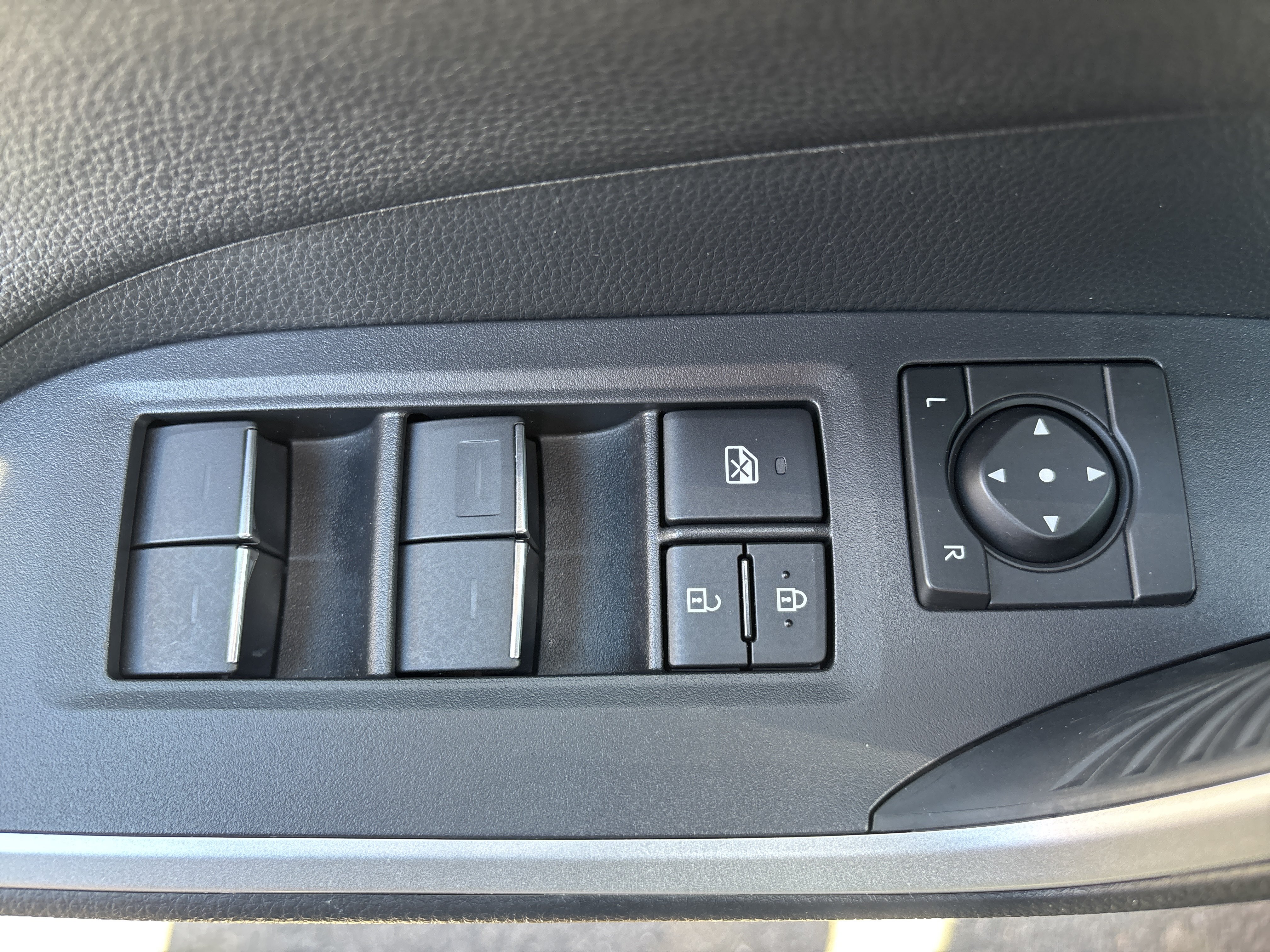 Certified 2025 Toyota RAV4 Limited w/ Advanced Technology Package AWD/4WD image 17