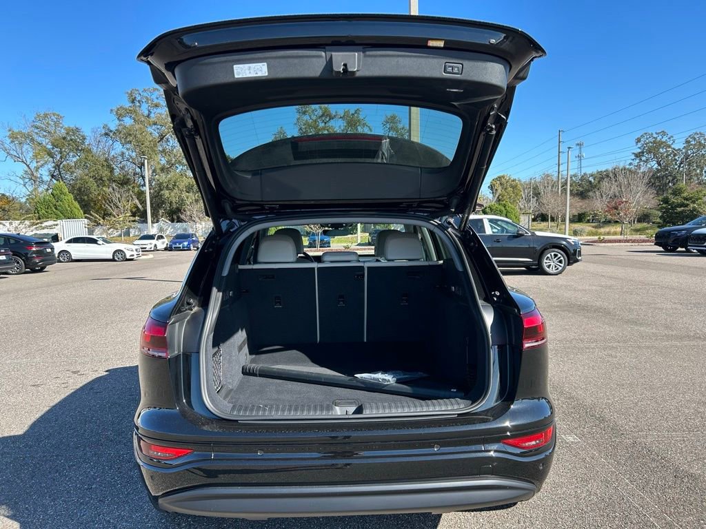 Used 2025 Audi Q6 e-tron Premium w/ Convenience Package image 57