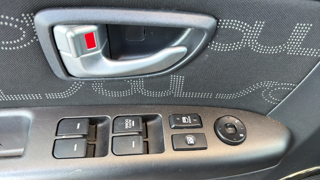 Used 2013 Kia Soul + w/ Audio Pkg FWD image 18