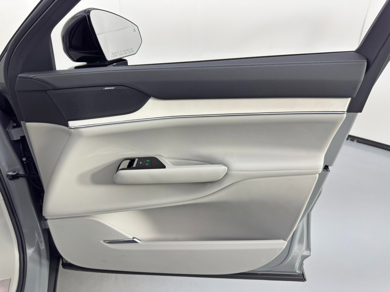 Used 2025 Volvo EX90 Ultra image 43