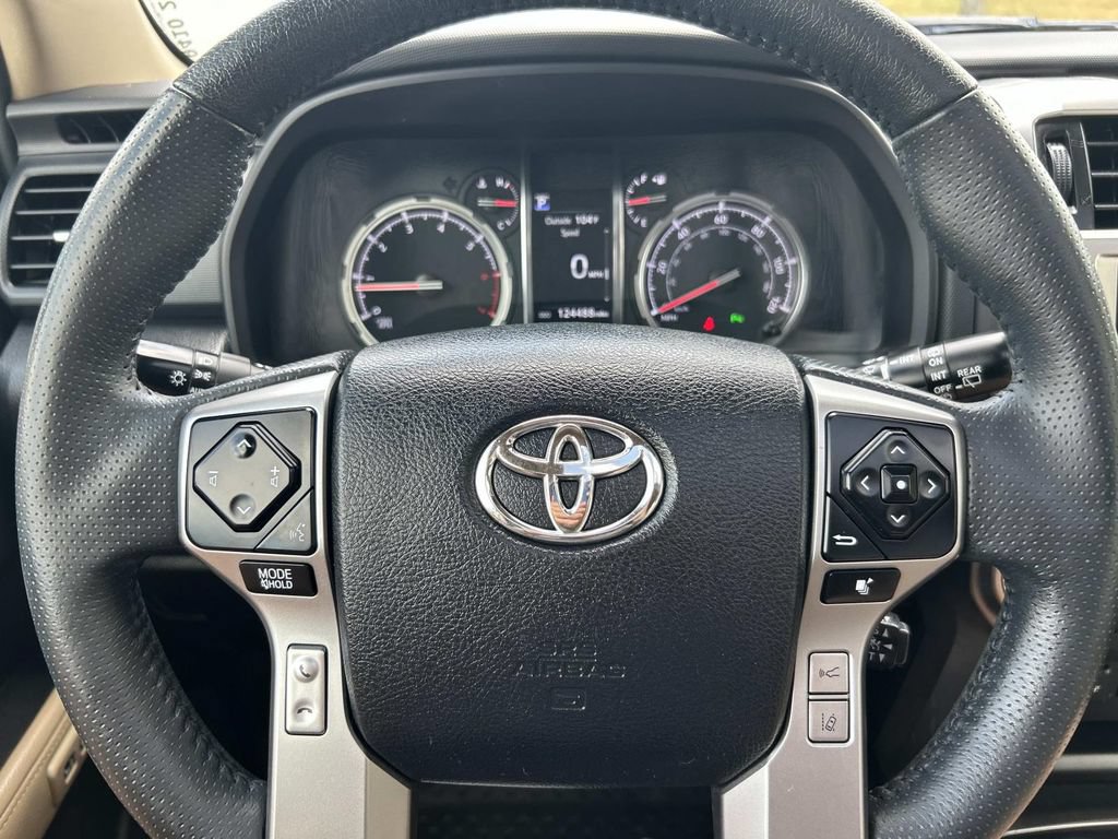 Used 2021 Toyota 4Runner Limited AWD/4WD image 38