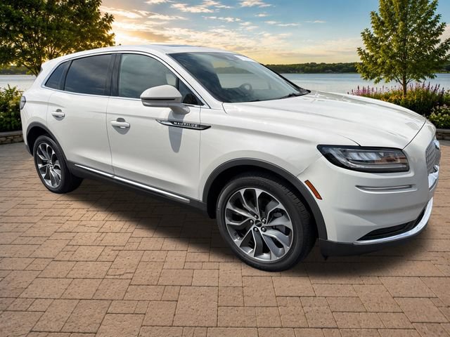 Used 2023 Lincoln Nautilus Reserve AWD/4WD image 11