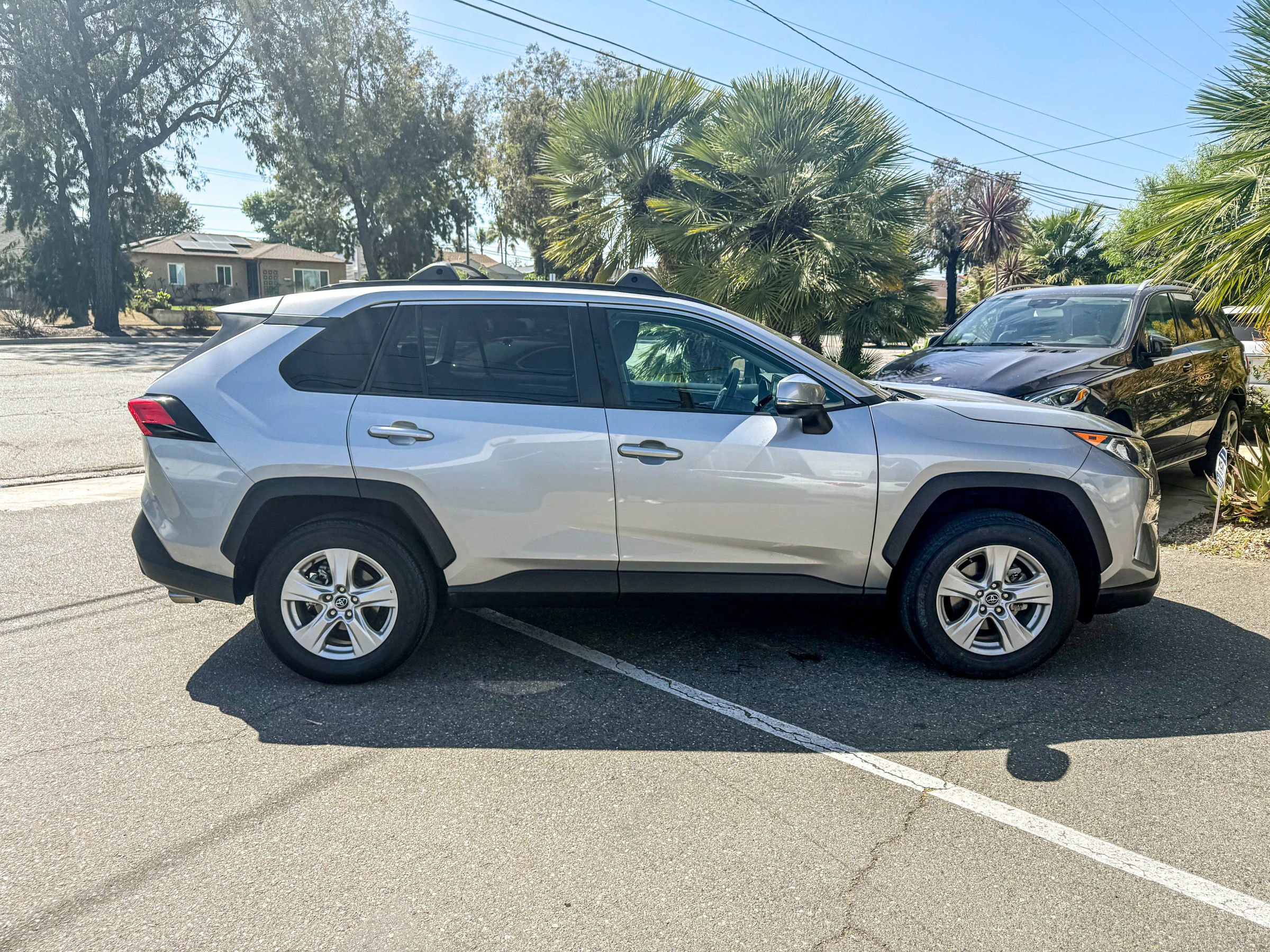 Used 2020 Toyota RAV4 XLE image 15