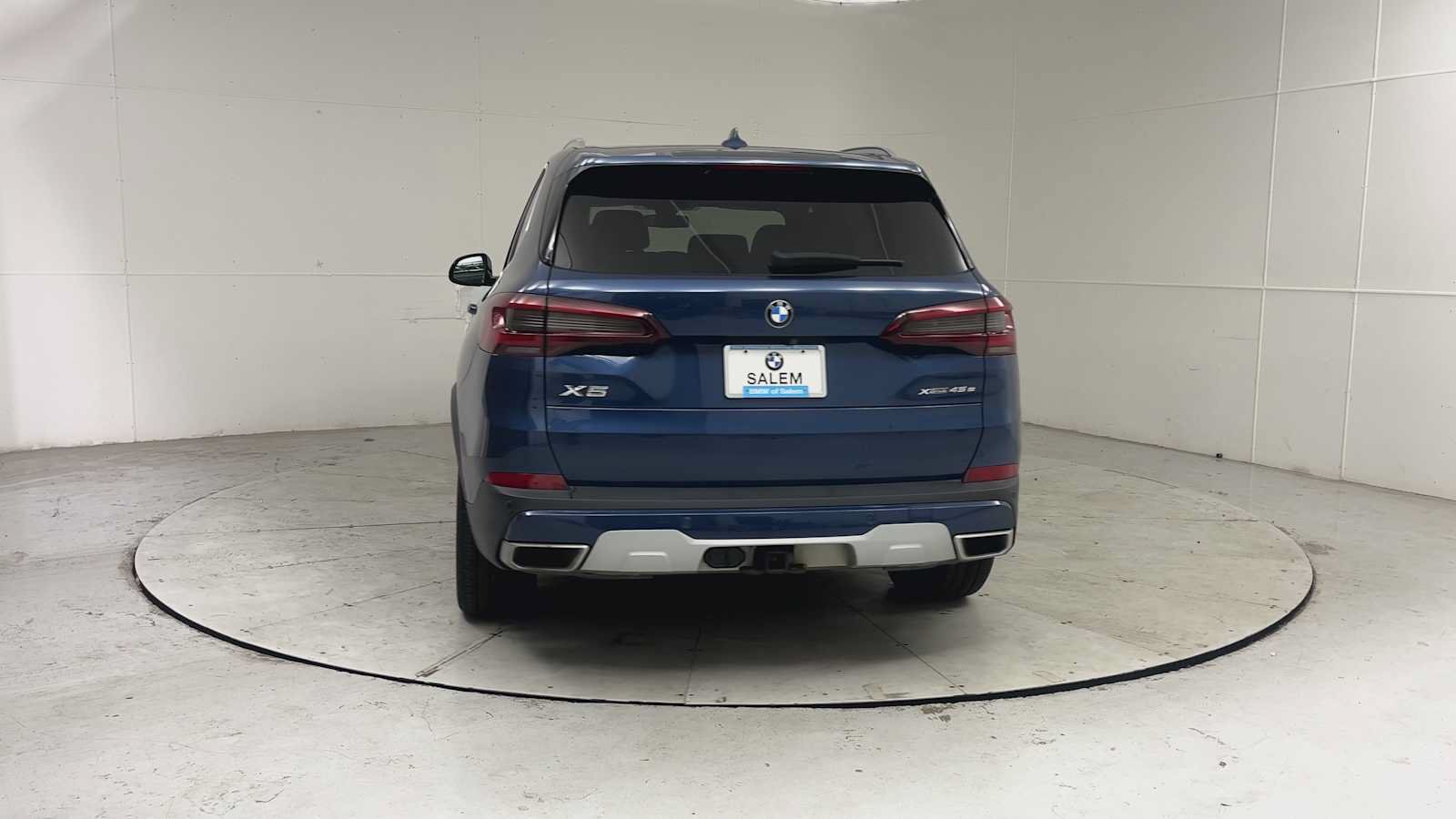Used 2021 BMW X5 xDrive45e w/ Parking Assistance Package AWD/4WD image 2