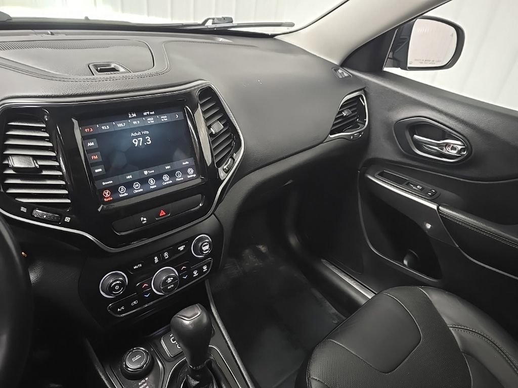 Used 2019 Jeep Cherokee Limited AWD/4WD image 26