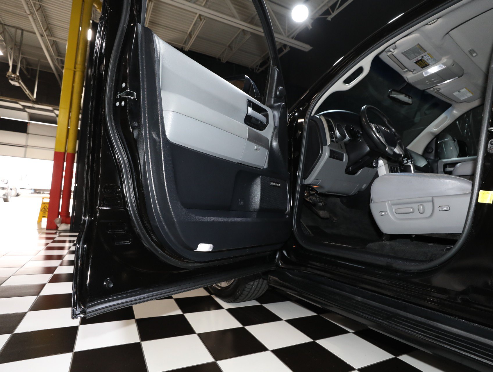 Used 2016 Toyota Sequoia Limited AWD/4WD image 55