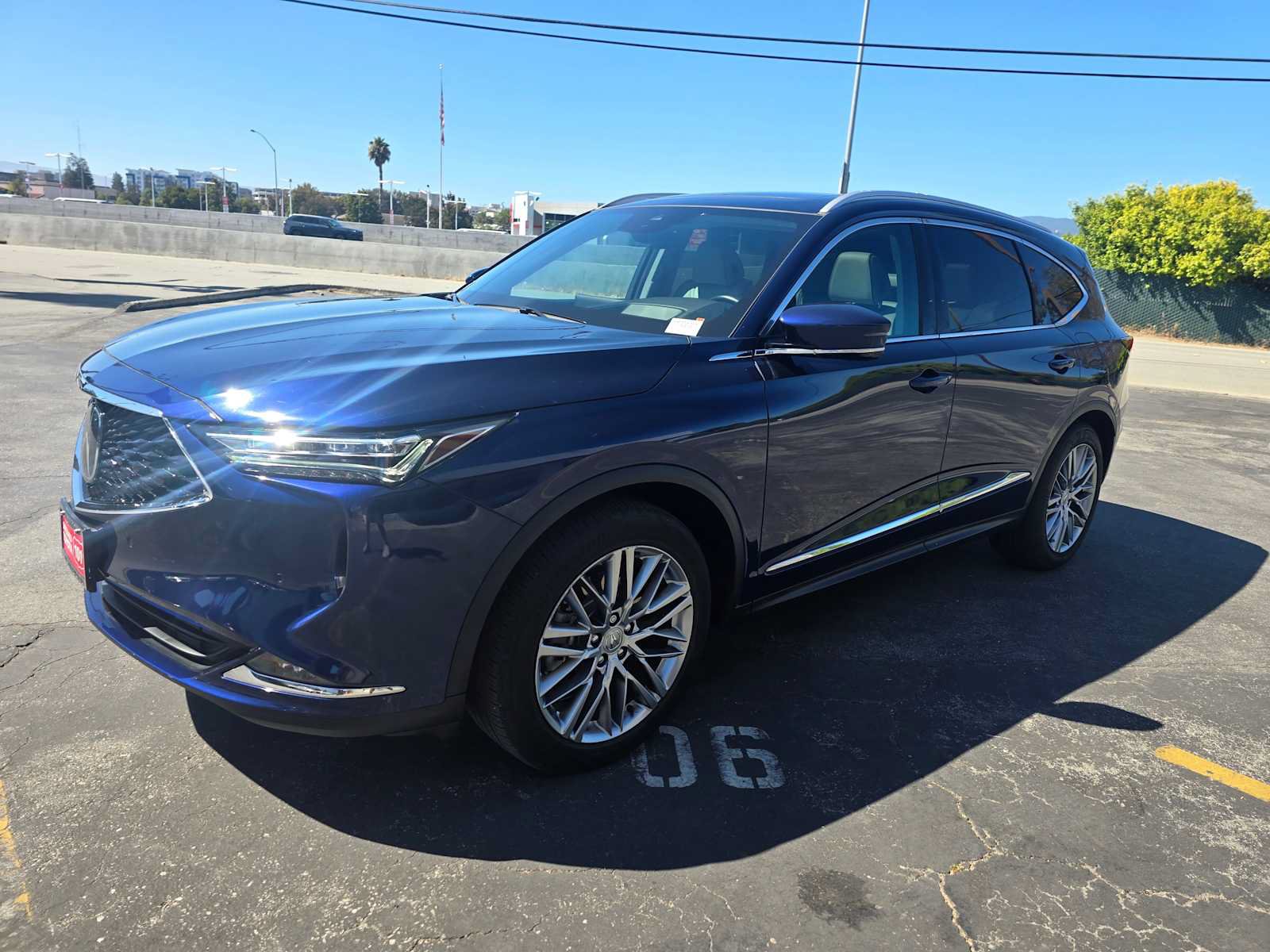 Used 2023 Acura MDX SH-AWD w/ Advance Package image 7