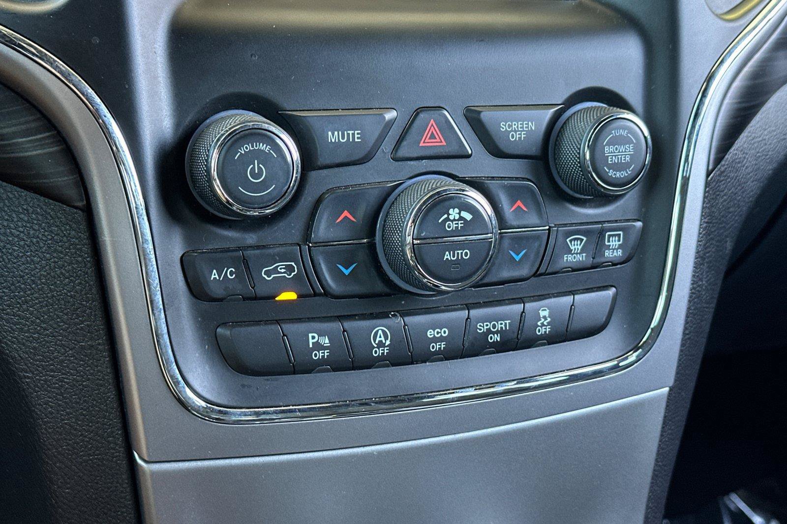 Used 2021 Jeep Grand Cherokee Laredo RWD image 20