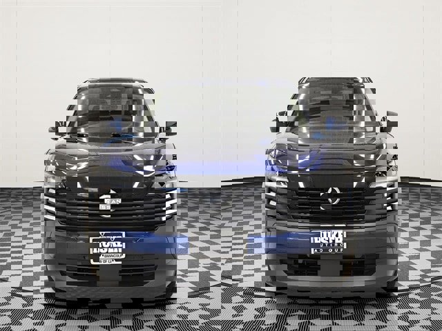 Used 2025 Nissan Kicks SV image 3