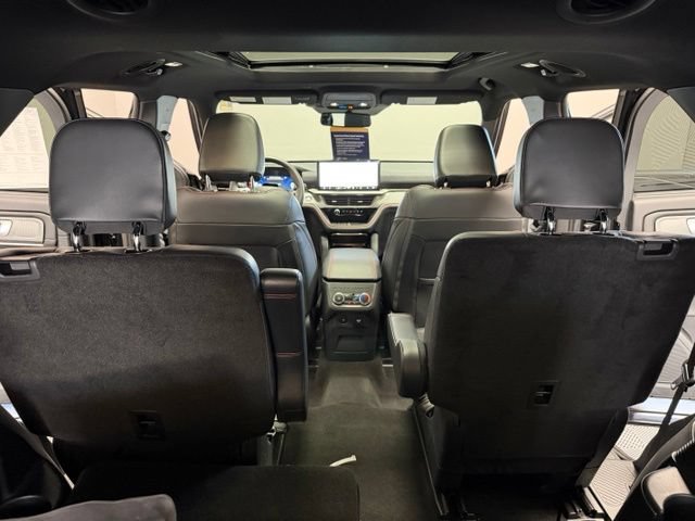 Used 2025 Ford Explorer ST-Line w/ Premium Package AWD/4WD image 32